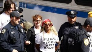 Aktris Hollywood Susan Sarandon Berakhir Diborgol Polisi New York
