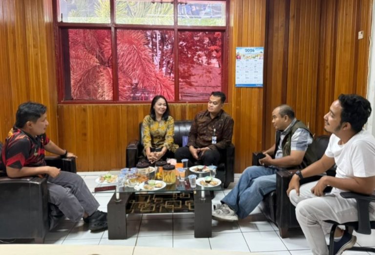 KONI Sumbar baru saja menggelar pertemuan strategis dengan stasiun televisi plat merah, TVRI Stasiun Sumatera Barat.