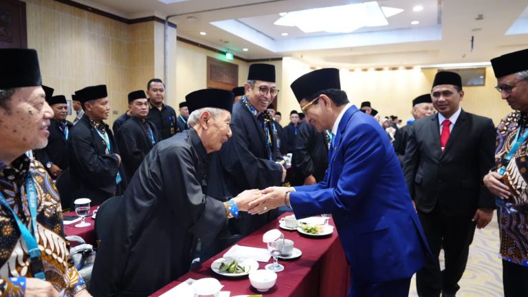 Melantik tujuh Dewan Pengawas dan 155 Dewan Hakim MTQ Nasional XXXI Tahun 2026 di Semarang, Jawa Tengah, Sabtu (12/9/2026)
