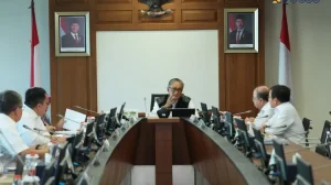 Menteri Pekerjaan Umum (PU) Dody Hanggodo saat memimpin rapat bersama jajaran Kementerian PU (Foto: Kementerian PU)