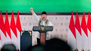 Presiden Prabowo Subianto memberikan sambutannya saat menghadiri Resepsi Kesyukuran 100 Tahun Pondok Modern Darussalam Gontor (PMDG) yang digelar di Balai Pertemuan Pondok Modern (BPPM), Pondok Modern Darussalam Gontor Putra Kampus Pusat, Kabupaten Ponorogo, Provinsi Jawa Timur, Sabtu (19/9/2026). Foto: BPMI Setpres/Laily Rachev