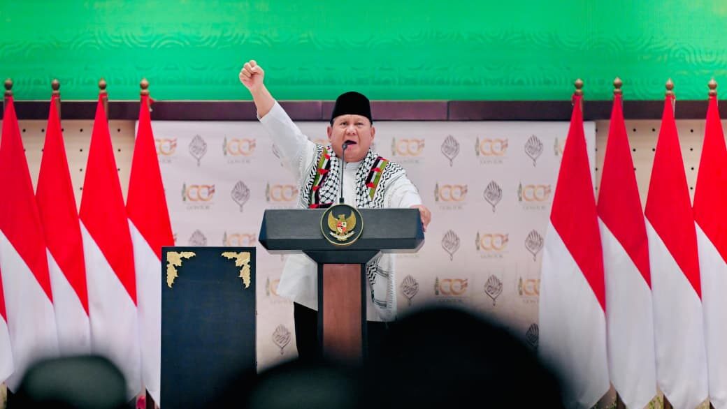 Presiden Prabowo Subianto memberikan sambutannya saat menghadiri Resepsi Kesyukuran 100 Tahun Pondok Modern Darussalam Gontor (PMDG) yang digelar di Balai Pertemuan Pondok Modern (BPPM), Pondok Modern Darussalam Gontor Putra Kampus Pusat, Kabupaten Ponorogo, Provinsi Jawa Timur, Sabtu (19/9/2026). Foto: BPMI Setpres/Laily Rachev