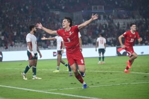 Mitchell Baker merayakan gol dalam laga FIFA ASEAN Cup 2026 Timnas Indonesia vs Bangladesh yang digelar di Stadion Utama Gelora Bung Karno, Kamis (1/10/2026).(KOMPAS.com/Adil Nursalam)