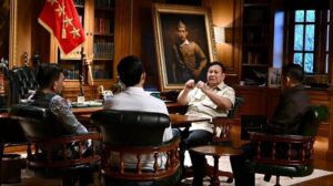 Prabowo memanggil kepala dan wakil kepala Bakom ke kediamannya.