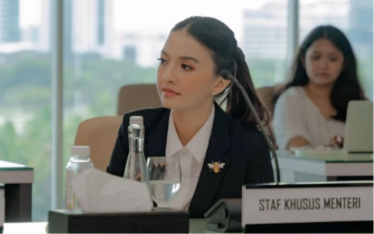 Raline Shah saat jadi Stafsus Komdigi