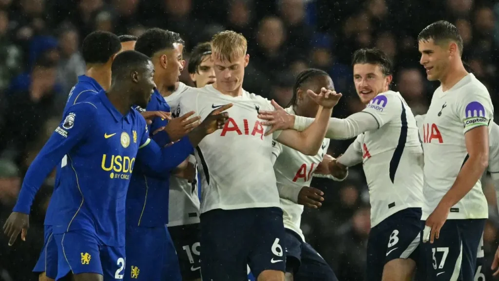 Spurs Libas Chelsea 2-0, Kutukan 36 Tahun Pecah