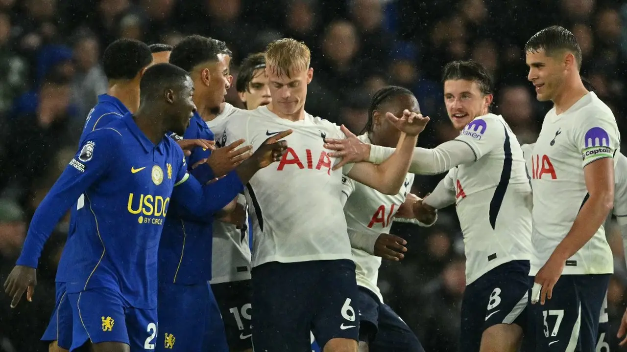 Spurs Libas Chelsea 2-0, Kutukan 36 Tahun Pecah